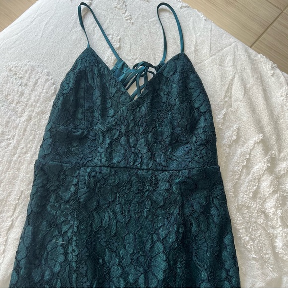 Lulu’s Lace MIDI Dress - Picture 4 of 5